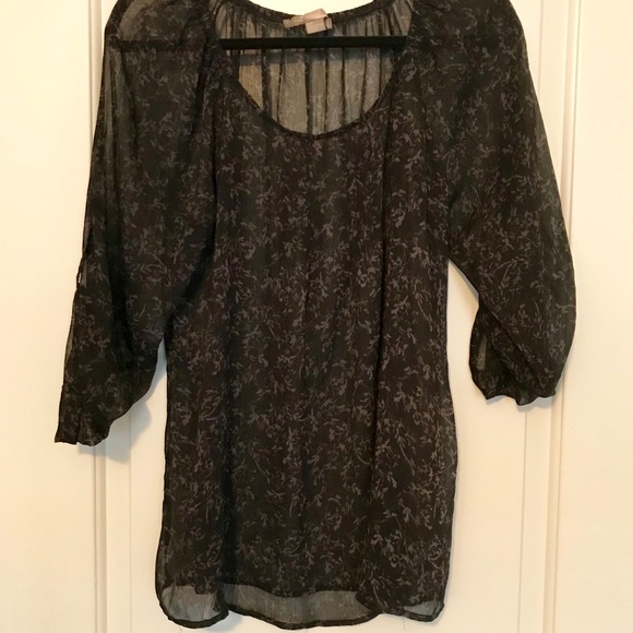 Subtle Floral Print Peasant-Style Tunic - Picture 2 of 6